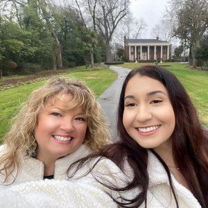 Meet your Posher, Lisa